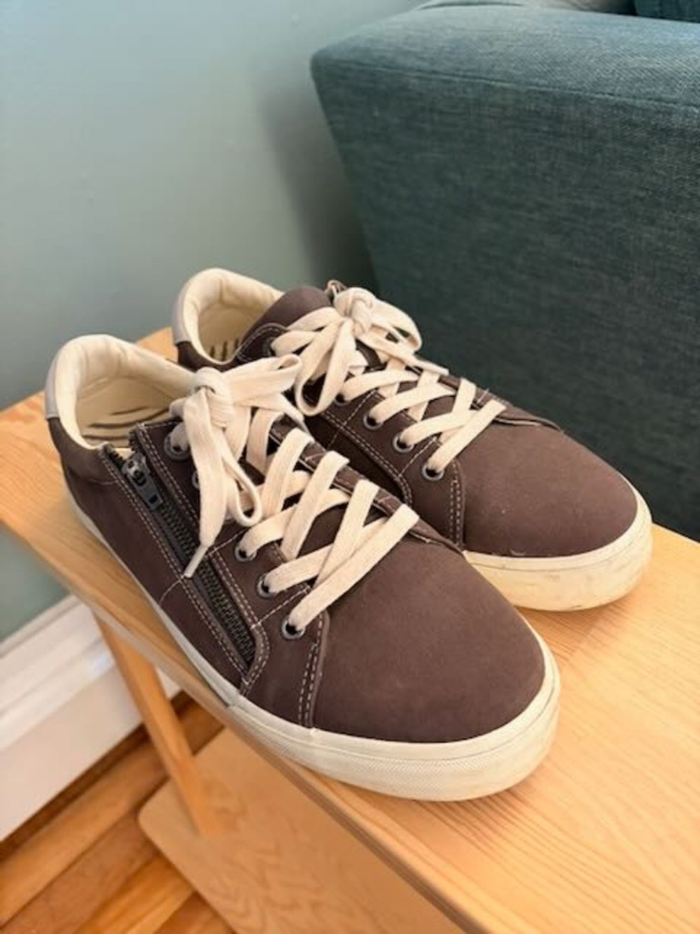 Taos Footwear Z Soul Canvas Sneaker Gray Lace & Zipper Comfort Women's 9.5 W